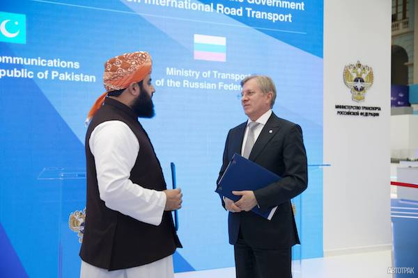 Россия подписала соглашения об автомобильных перевозках с Пакистаном