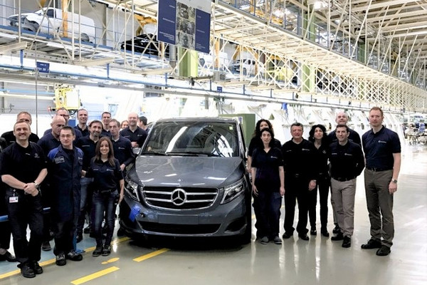 С конвейера сошел 100-тысячный Mercedes-Benz V-Class