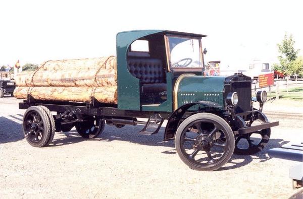 Kenworth: в 1915 году удалось самостоятельно сконструировать и свой первый шестицилиндровый грузовик, получивший название Gersix.