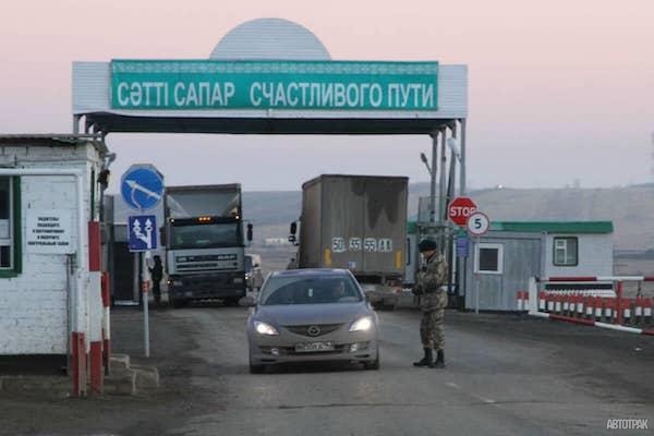 Казахстан временно отменил запрет «перецепки» в отношении белорусских и российских перевозчиков