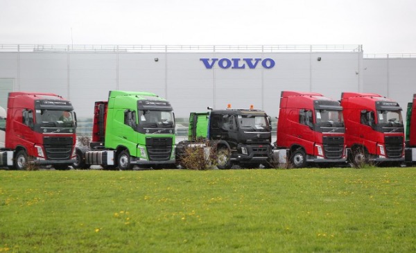 Volvo наращивает производство грузовиков и приостановила выпуск экскаваторов в Калуге