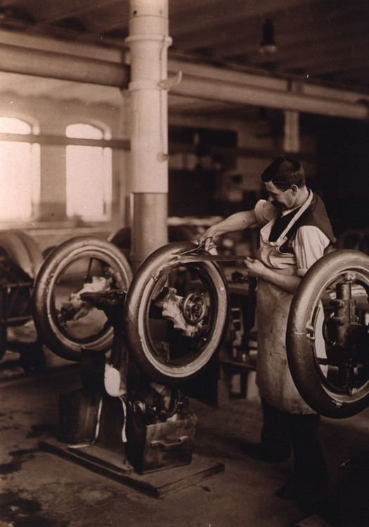 Сборка шин, 1921 год